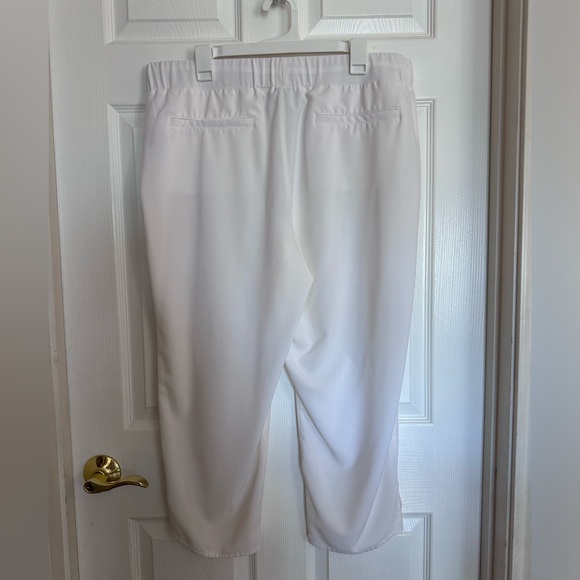 Chico’s size 3(XL/16) White Chic360 Tulip-Hem Crops 36” Length - Picture 7 of 9